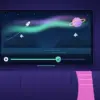 Illustrasjon av en stue om kvelden der en TV viser nordlys over en fjord med en rakett og en planet, med et grønt skjold som avspillingsmarkør, en prislapp med «fra 89 kr/mnd» og en mobil som viser «Falsk lenke blokkert».